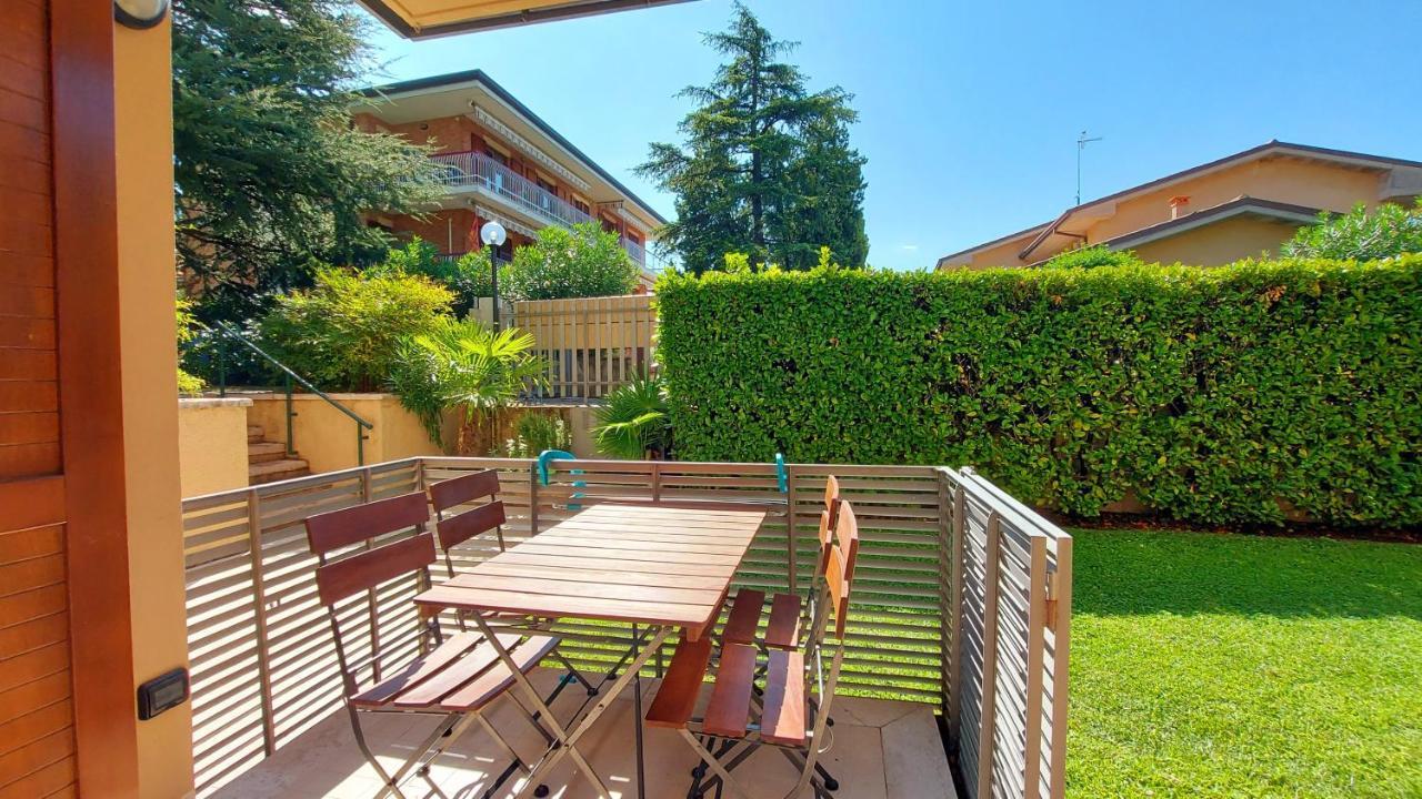 Colors Pool Apartment Bardolino Exterior photo