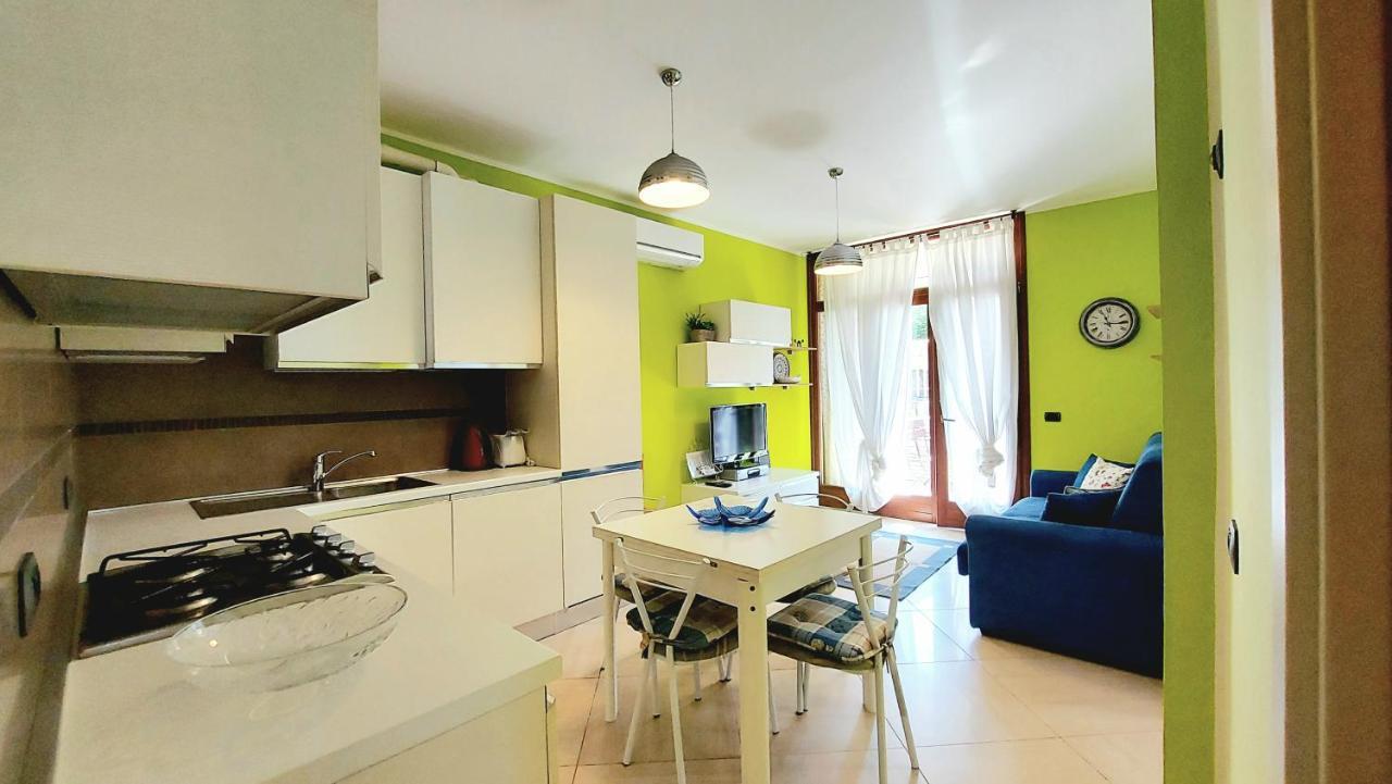 Colors Pool Apartment Bardolino Exterior photo